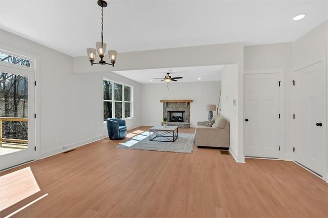 10 Ashwood SE Drive, Cartersville, GA 30120