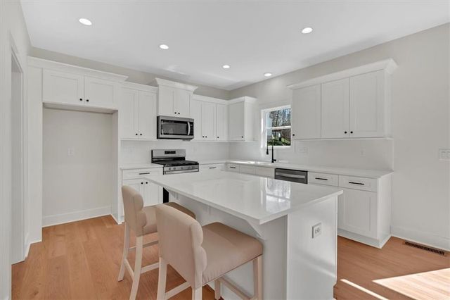10 Ashwood SE Drive, Cartersville, GA 30120