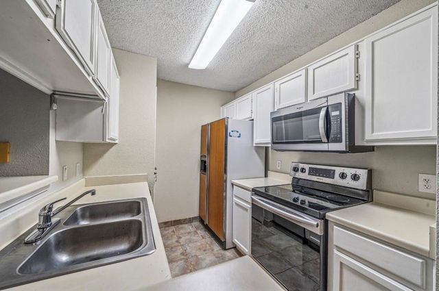 3770 Lovers Wood Lane 807, Houston, TX 77014