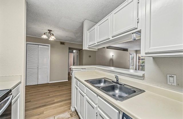 3770 Lovers Wood Lane 807, Houston, TX 77014