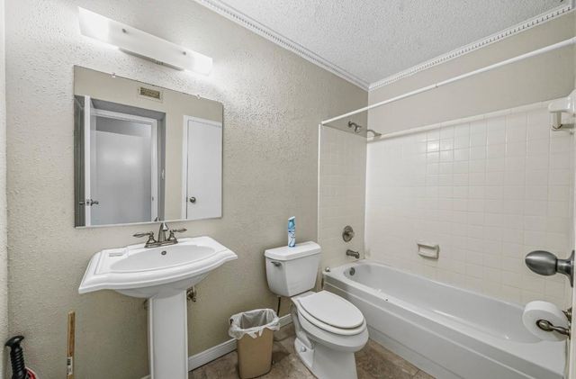 3770 Lovers Wood Lane 807, Houston, TX 77014