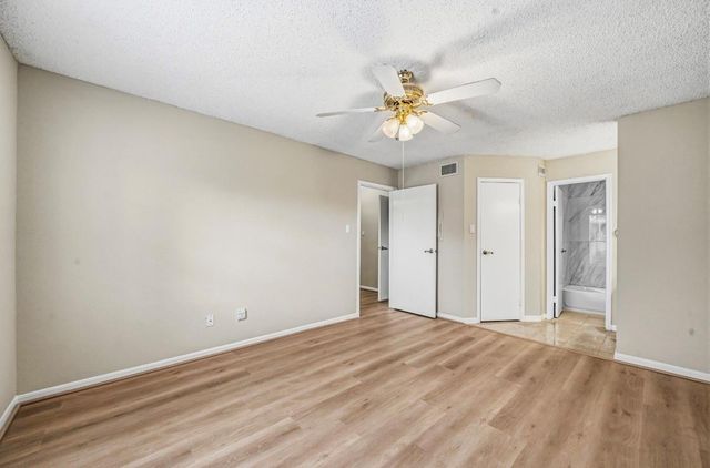 3770 Lovers Wood Lane 807, Houston, TX 77014