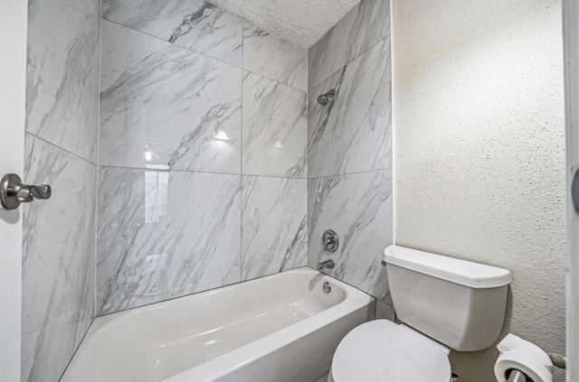3770 Lovers Wood Lane 807, Houston, TX 77014
