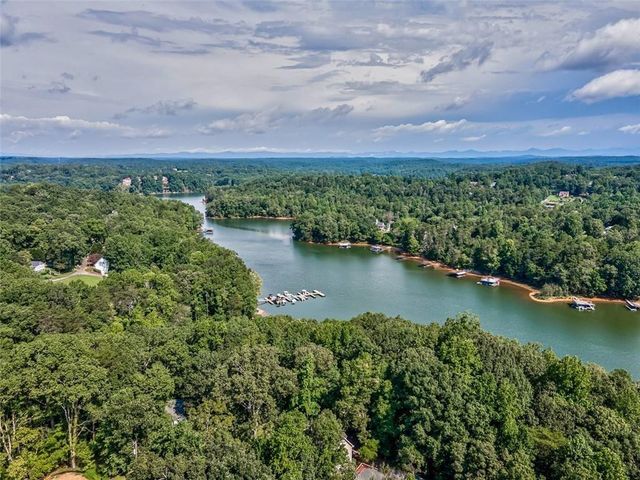 6720 Honeysuckle Lane, Gainesville, GA 30506