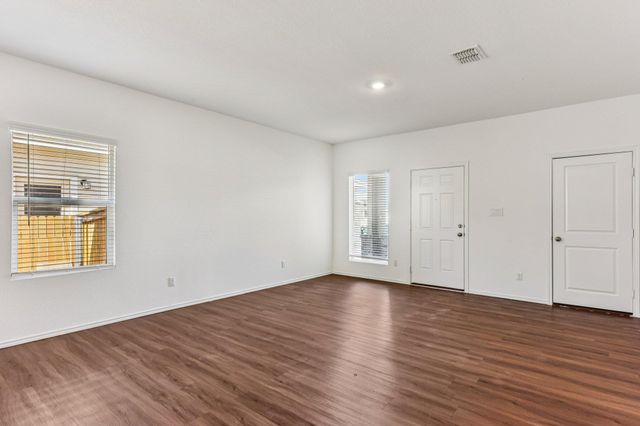 312 The Bad WAY, Jarrell, TX 76537