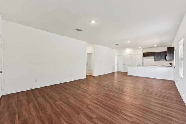 312 The Bad WAY, Jarrell, TX 76537