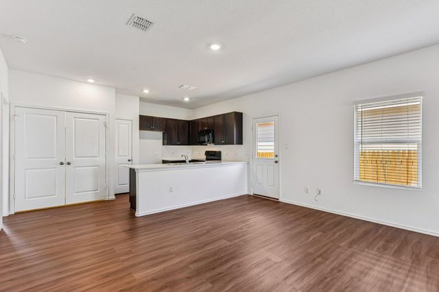 312 The Bad WAY, Jarrell, TX 76537