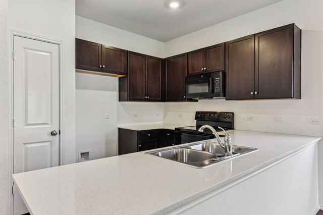 312 The Bad WAY, Jarrell, TX 76537