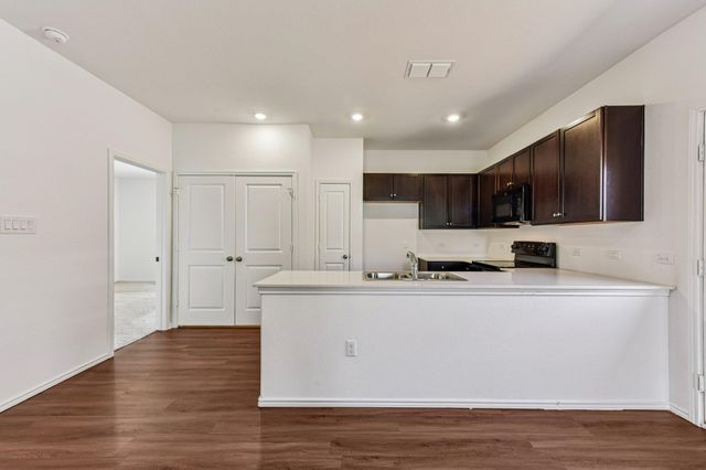 312 The Bad WAY, Jarrell, TX 76537