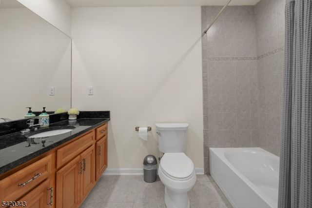 47 Harvey Ct, Clark Twp., NJ 07066