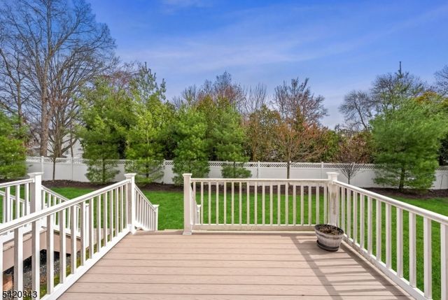 47 Harvey Ct, Clark Twp., NJ 07066