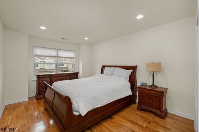 47 Harvey Ct, Clark Twp., NJ 07066