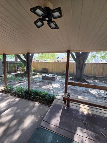 3909 Regency Drive, Deer Park, TX 77536