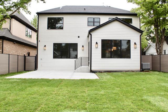 120 N Walnut Street, Elmhurst, IL 60126