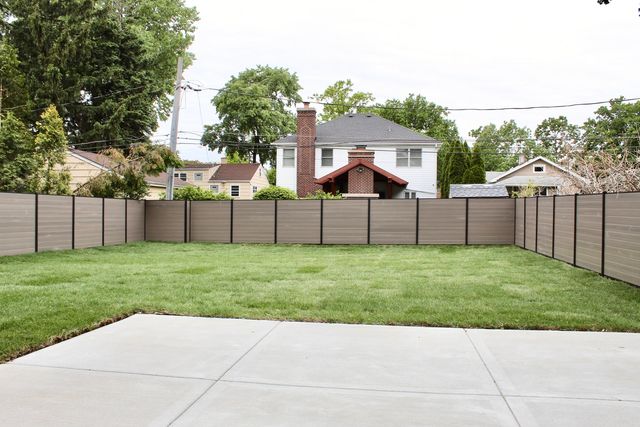 120 N Walnut Street, Elmhurst, IL 60126