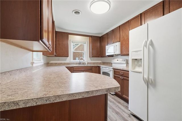 2209 Wildwood RD, Chesapeake, VA 23323