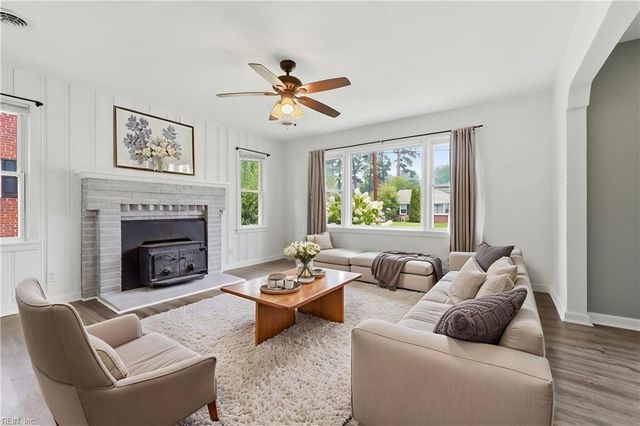 2209 Wildwood RD, Chesapeake, VA 23323
