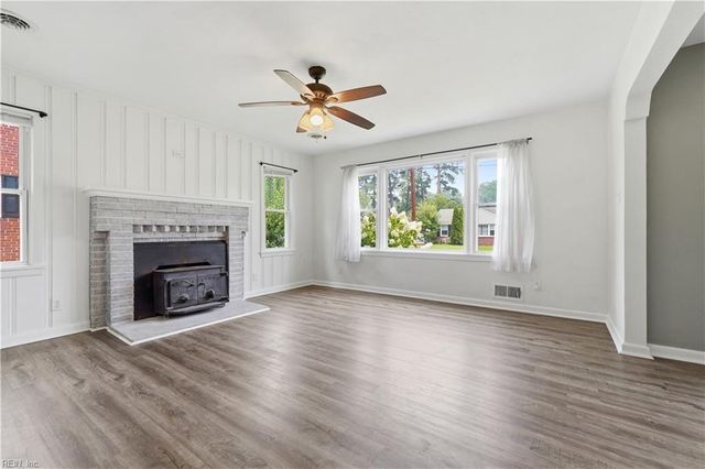 2209 Wildwood RD, Chesapeake, VA 23323
