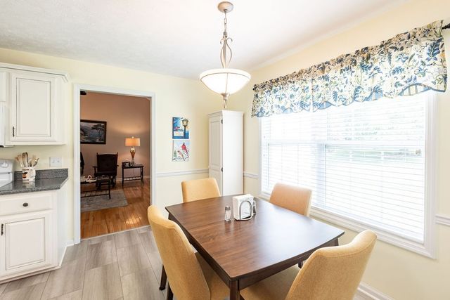 1004 Deann Ct, Cottontown, TN 37048