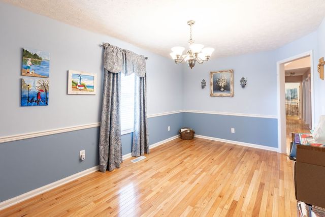 1004 Deann Ct, Cottontown, TN 37048