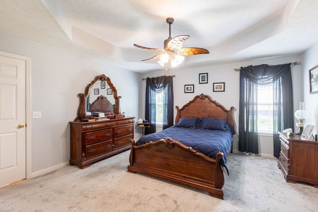 1004 Deann Ct, Cottontown, TN 37048