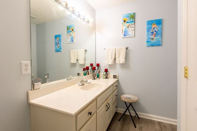 1004 Deann Ct, Cottontown, TN 37048