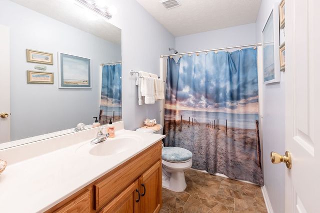 1004 Deann Ct, Cottontown, TN 37048