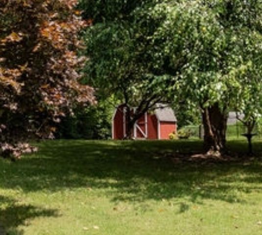 1004 Deann Ct, Cottontown, TN 37048