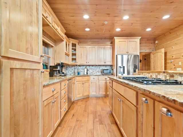 516 Endless View Road, Mineral Bluff, GA 30559