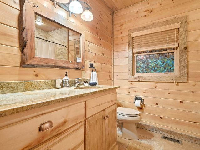 516 Endless View Road, Mineral Bluff, GA 30559