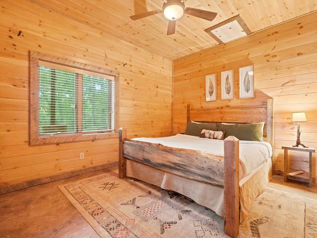 516 Endless View Road, Mineral Bluff, GA 30559