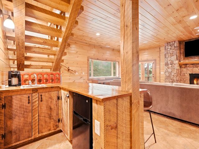 516 Endless View Road, Mineral Bluff, GA 30559