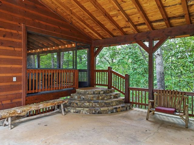 516 Endless View Road, Mineral Bluff, GA 30559