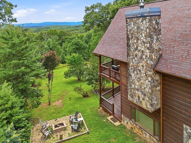 516 Endless View Road, Mineral Bluff, GA 30559