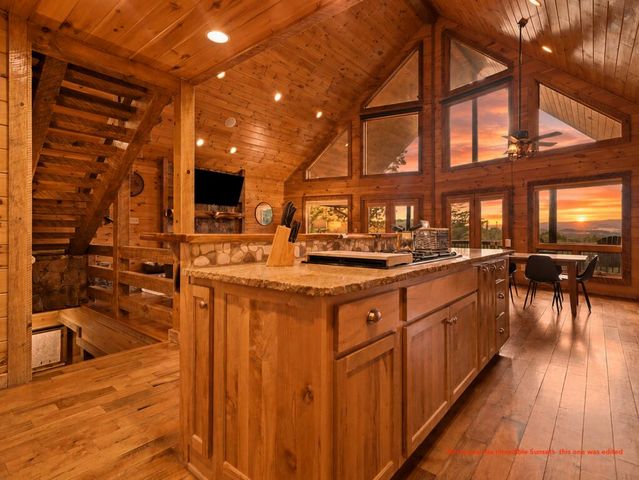 516 Endless View Road, Mineral Bluff, GA 30559
