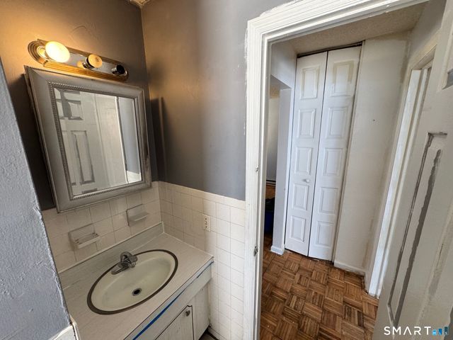 44 ABCD Angel Drive, Waterbury, CT 06708