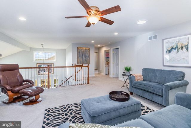 4338 N VICTORIA WAY, Harrisburg, PA 17112