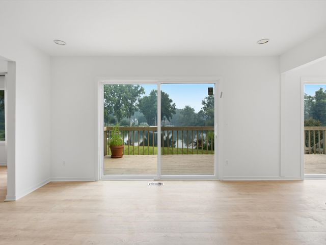 3926 Lakes Edge Drive, Commerce Twp, MI 48382