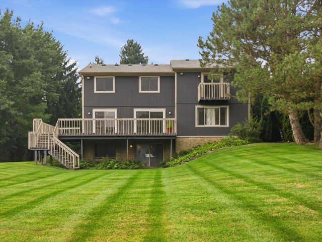 3926 Lakes Edge Drive, Commerce Twp, MI 48382
