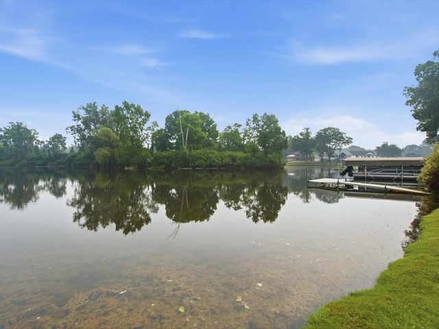 3926 Lakes Edge Drive, Commerce Twp, MI 48382