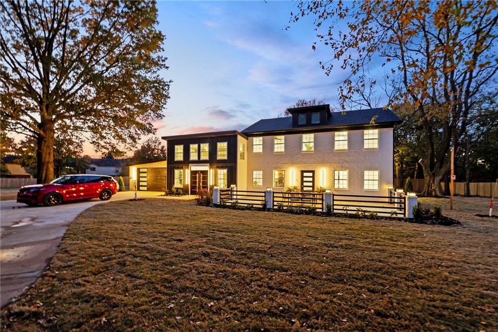 3000 N Dixieland Road, Rogers, AR 72756