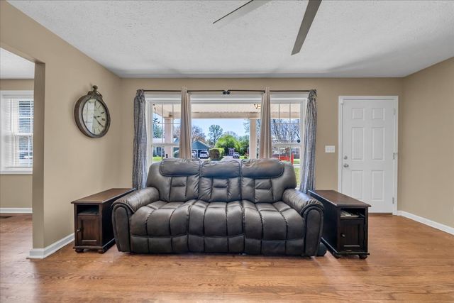 317 Druid Ln, Tullahoma, TN 37388