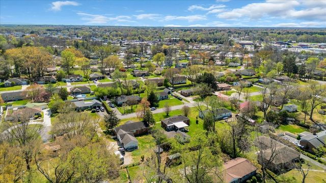 317 Druid Ln, Tullahoma, TN 37388