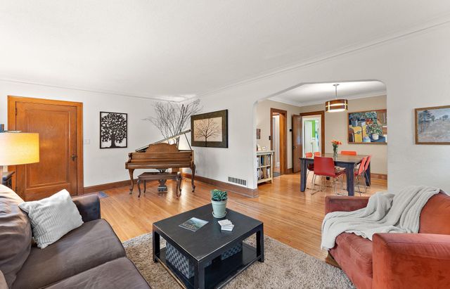 5249 Zenith Avenue S, Minneapolis, MN 55410