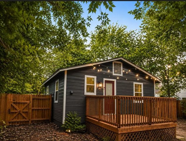 517 W Martin Luther King DR, San Marcos, TX 78666