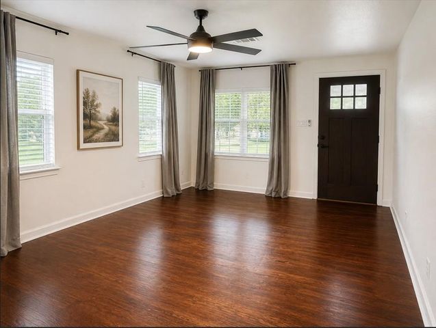 517 W Martin Luther King DR, San Marcos, TX 78666