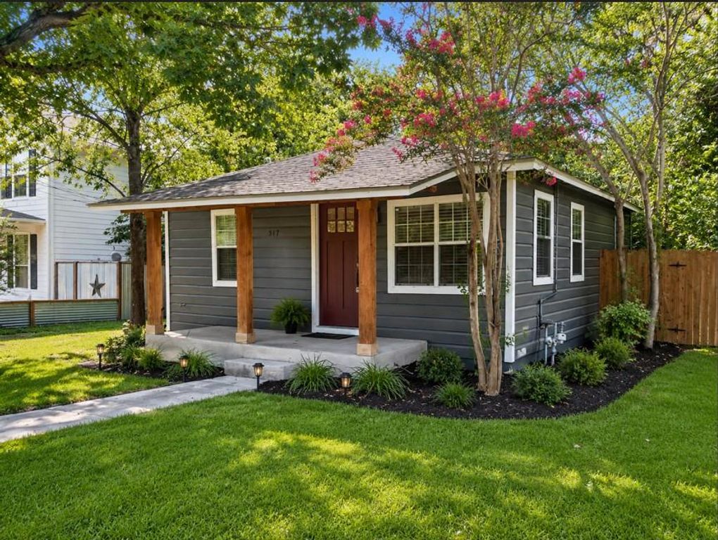 517 W Martin Luther King DR, San Marcos, TX 78666