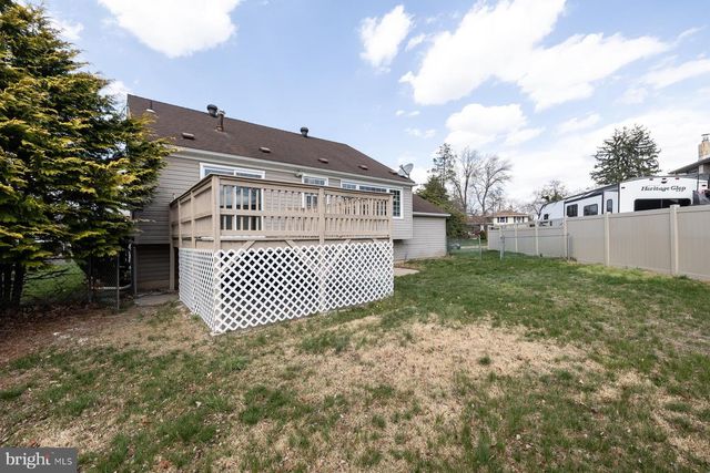 66 LONGWOOD DR, Stratford, NJ 08084