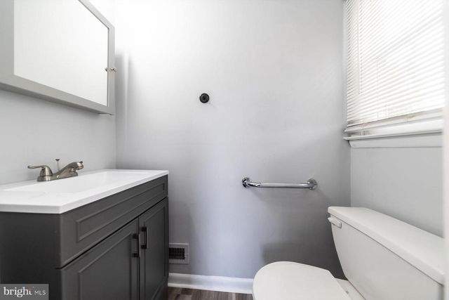 66 LONGWOOD DR, Stratford, NJ 08084