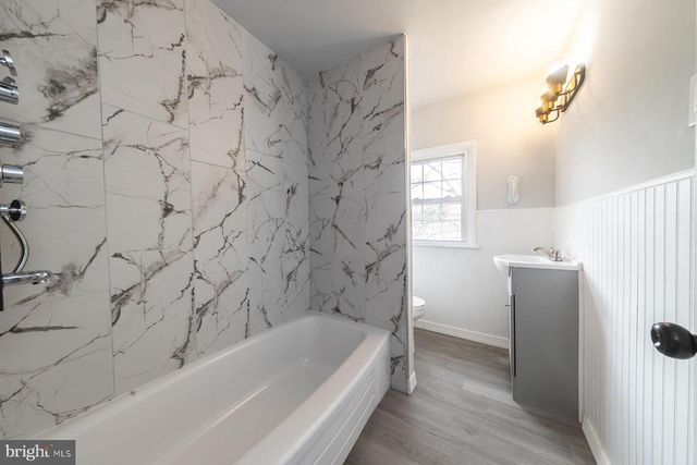 66 LONGWOOD DR, Stratford, NJ 08084